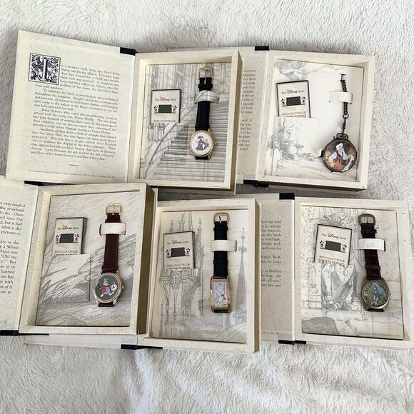 Fossil Disney Collector Watch Lot Of 5 Book Box Set Classics Limited Edition - Picture 1 of 8